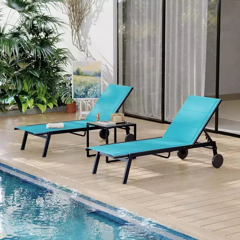 2 chaises longues de patio en textile avec table d'appoint, dossier réglable, transats de piscine sur roulettes, chaises longues pour piscine extérieure, cour, pelouse