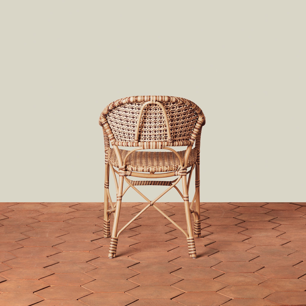 Fauteuil – Tressé à la main à partir de rotin issu de sources durables, sa palette naturelle et sa silhouette élégante apportent un style intemporel aux cuisines décontractées comme aux...