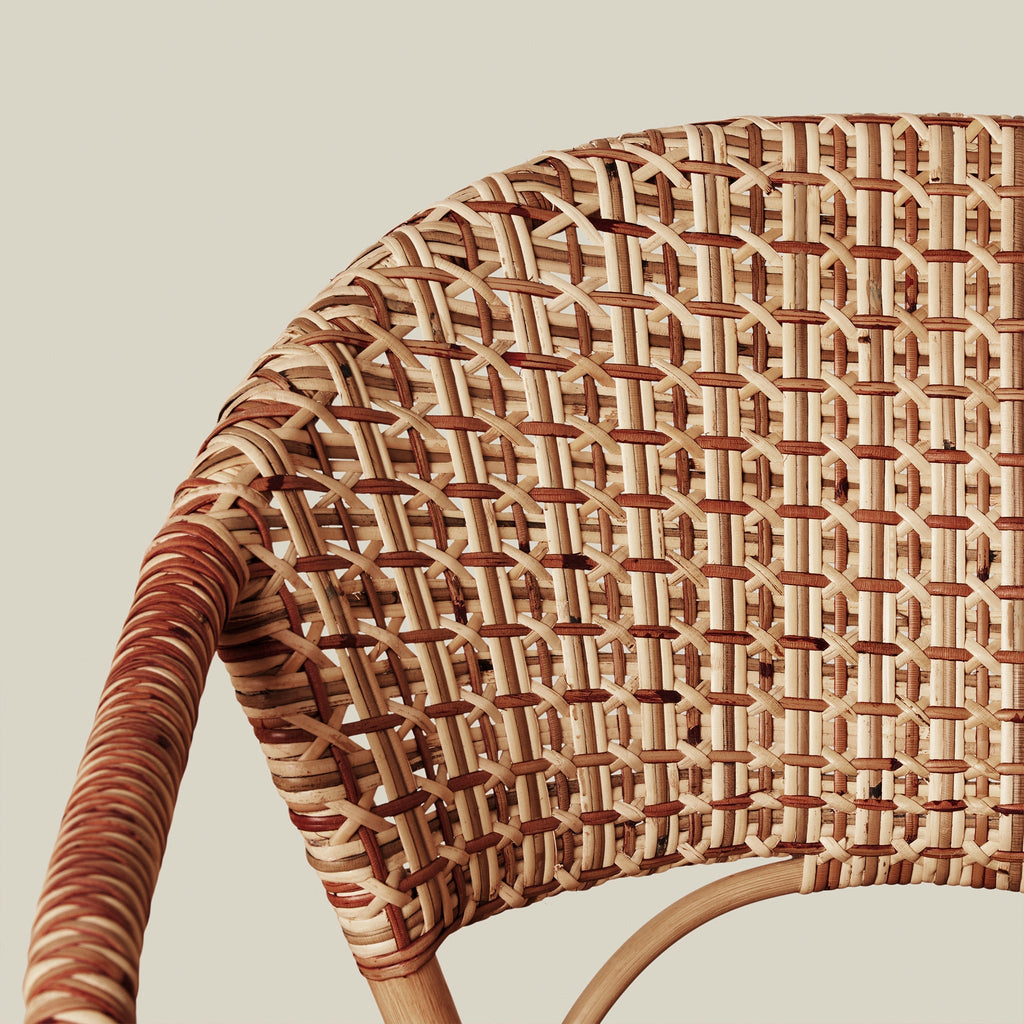 Fauteuil – Tressé à la main à partir de rotin issu de sources durables, sa palette naturelle et sa silhouette élégante apportent un style intemporel aux cuisines décontractées comme aux...