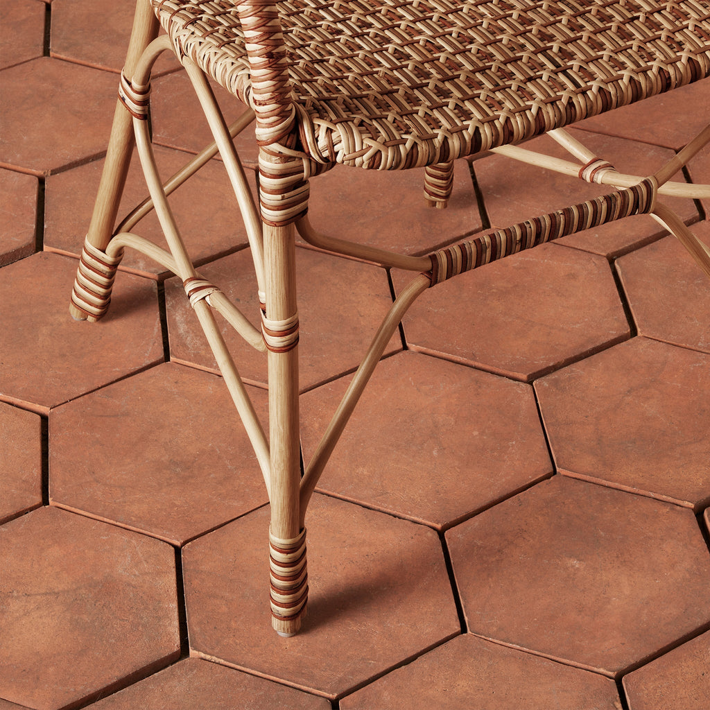 Fauteuil – Tressé à la main à partir de rotin issu de sources durables, sa palette naturelle et sa silhouette élégante apportent un style intemporel aux cuisines décontractées comme aux...