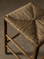 Tabouret de comptoir - Le design crée une ligne épurée et ininterrompue au niveau des îlots de cuisine et des bars, tandis que l'encombrement réduit permet aux tabourets de se ranger...