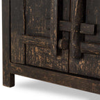Armoire à portes en orme – Fusion d'un design contemporain et rustique, cette pièce apporte des éléments naturels bruts, texturés et terreux à votre intérieur pour...