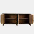 Armoire à portes en orme – Fusion d'un design contemporain et rustique, cette pièce apporte des éléments naturels bruts, texturés et terreux à votre intérieur pour...