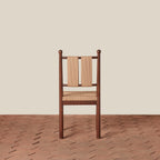 Chaise de salle à manger - Dotée d'un piètement en bois massif ancré et d'un dossier en corde tressée à la main et d'une assise en motif de jonc, elle s'intègre facilement dans les intérieurs classiques comme...