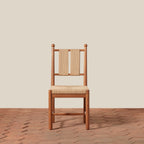 Chaise de salle à manger - Dotée d'un piètement en bois massif ancré et d'un dossier en corde tressée à la main et d'une assise en motif de jonc, elle s'intègre facilement dans les intérieurs classiques comme...