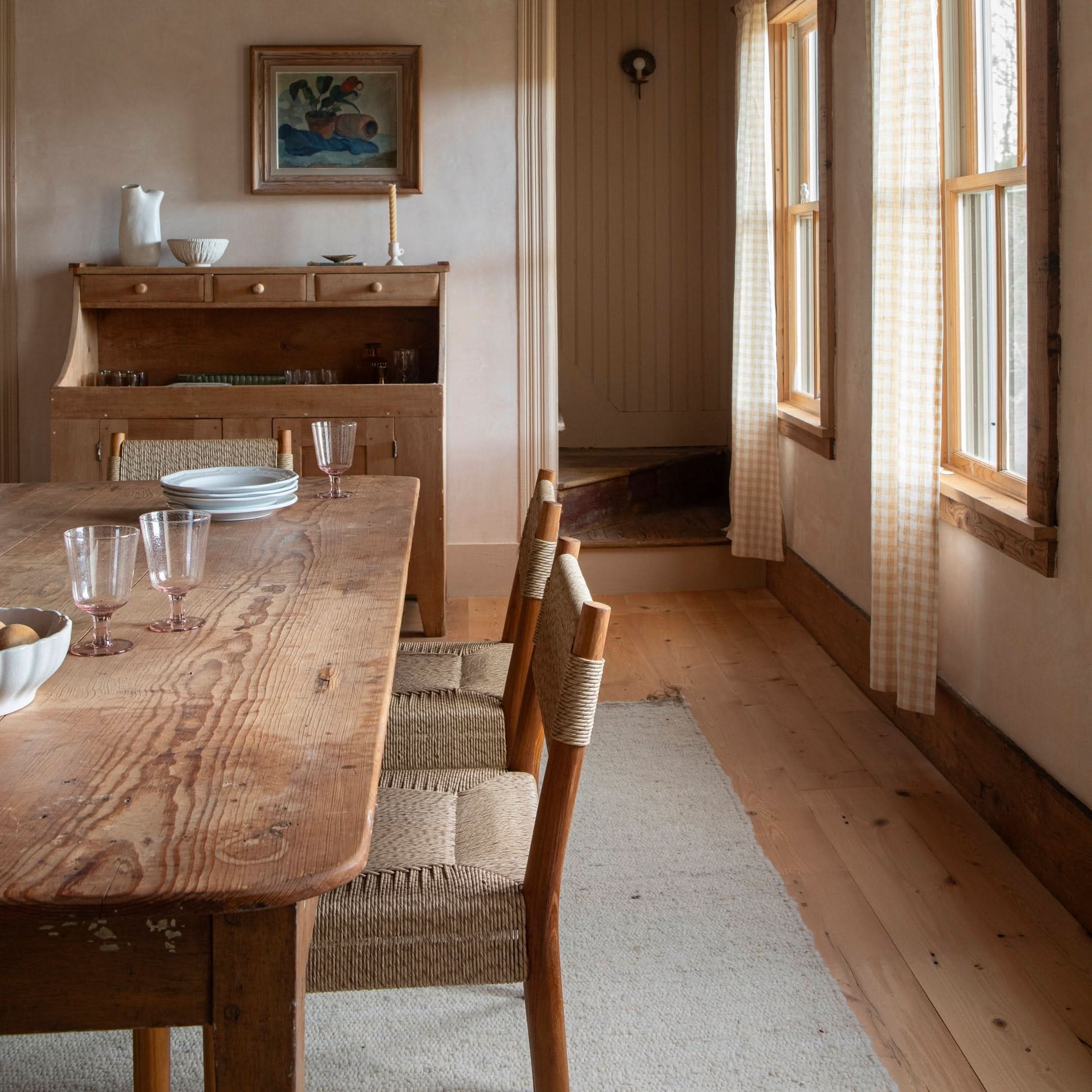 Chaise de salle à manger - Le jonc tressé résistant aux intempéries offre une option élégante et durable pour les repas en extérieur ou les zones de repas de cuisine très fréquentées