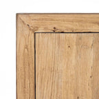 Buffet en orme – classique et neutre, cette pièce est dotée de portes avec étagères munies d'une poignée en laiton antique, le buffet en orme se prête à une gamme de...