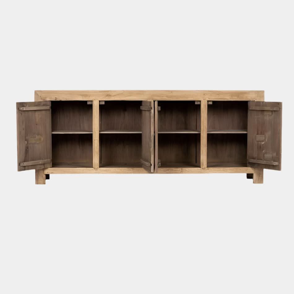 Buffet en orme – classique et neutre, cette pièce est dotée de portes avec étagères munies d'une poignée en laiton antique, le buffet en orme se prête à une gamme de...