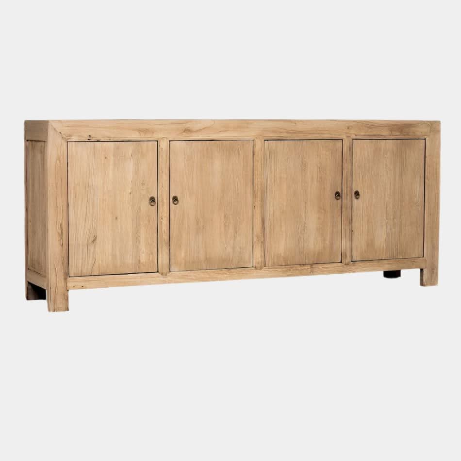 Buffet en orme – classique et neutre, cette pièce est dotée de portes avec étagères munies d'une poignée en laiton antique, le buffet en orme se prête à une gamme de...