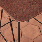 Tabouret de comptoir - Avec son dossier incurvé gracieux et ses pieds épingles fins, ce tabouret apporte une forme architecturale intemporelle aux cuisines et aux comptoirs.