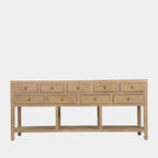 Buffet en orme – classique et neutre, cette pièce est dotée de quatre portes avec étagères et d'une poignée en laiton antique, le buffet en orme se prête à une...