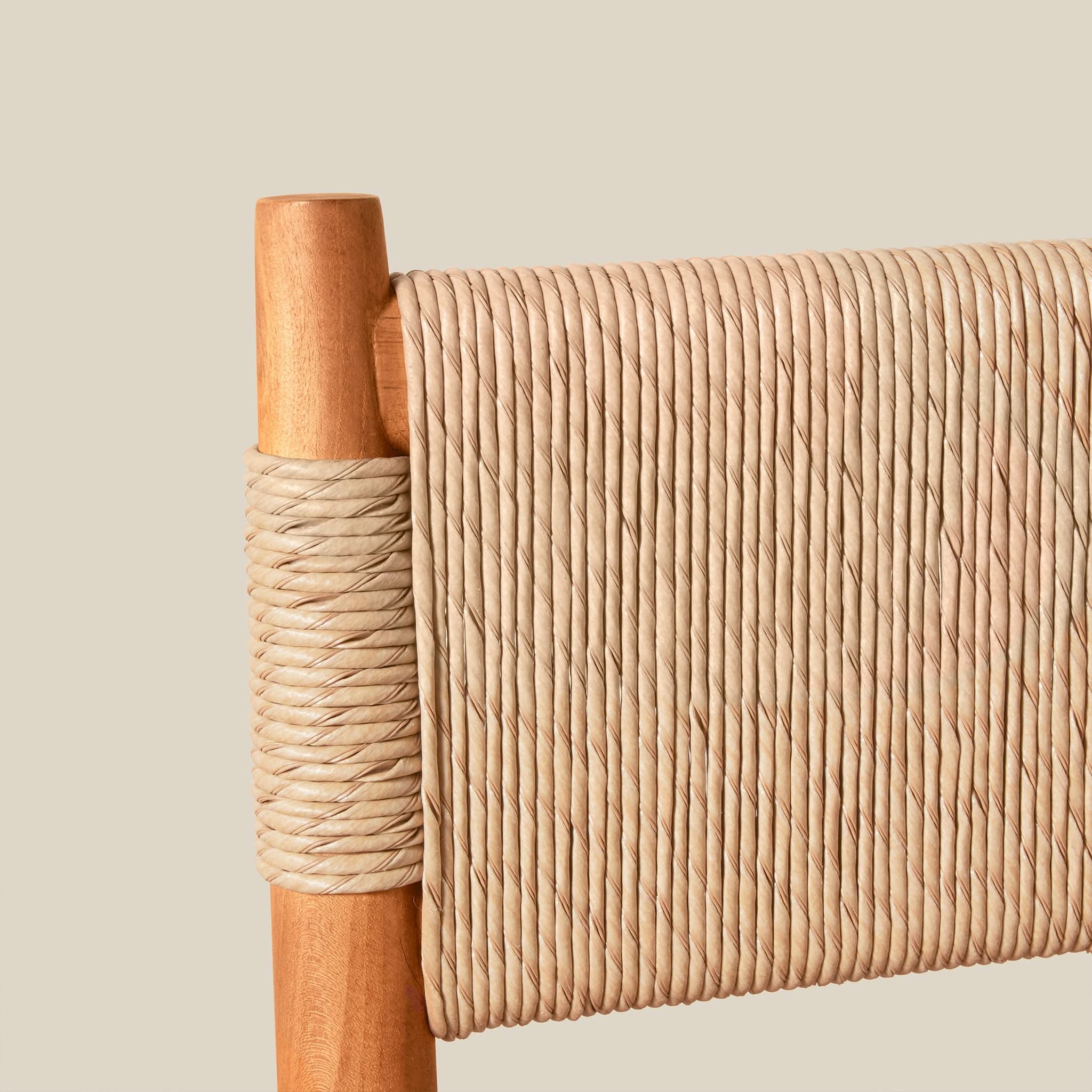 Tabouret de comptoir - Le jonc synthétique résistant aux intempéries offre une option élégante et durable pour les repas en extérieur ou les zones de repas de cuisine très fréquentées