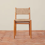 Chaise de salle à manger - Le jonc tressé résistant aux intempéries offre une option élégante et durable pour les repas en extérieur ou les zones de repas de cuisine très fréquentées