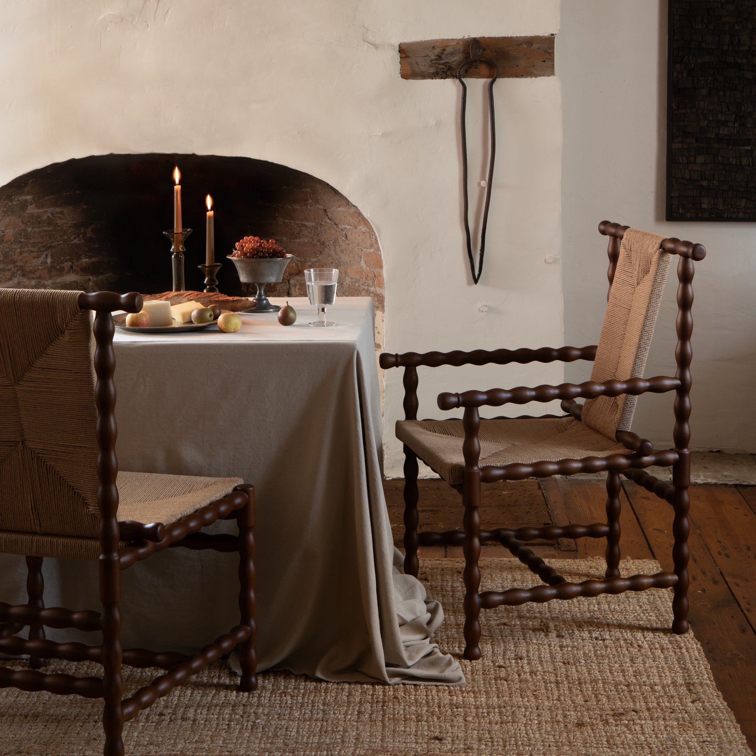 Fauteuil – la tradition artisanale du bois tourné et du cannage dégage un air raffiné et artisanal