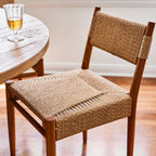 Chaise de salle à manger - Le jonc tressé résistant aux intempéries offre une option élégante et durable pour les repas en extérieur ou les zones de repas de cuisine très fréquentées