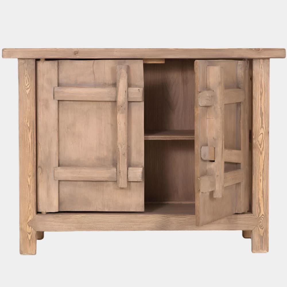 Meuble en orme - Fusion de design contemporain et rustique, cette pièce apporte à l'intérieur des éléments naturels terreux, bruts et texturés pour ancrer...