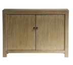 Meuble bas en orme avec portes – classique et neutre, ce meuble est doté de portes avec étagères, le meuble bas en orme s'adapte à un éventail d'intérieurs, du style bord de mer au...
