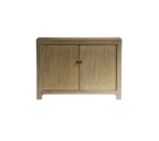 Meuble bas en orme avec portes – classique et neutre, ce meuble est doté de portes avec étagères, le meuble bas en orme s'adapte à un éventail d'intérieurs, du style bord de mer au...