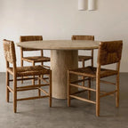 Chaise de salle à manger - à l'aise autour d'une table de ferme ou dans une salle à manger raffinée, les proportions épurées et les matériaux naturels de la chaise créent un style intemporel...