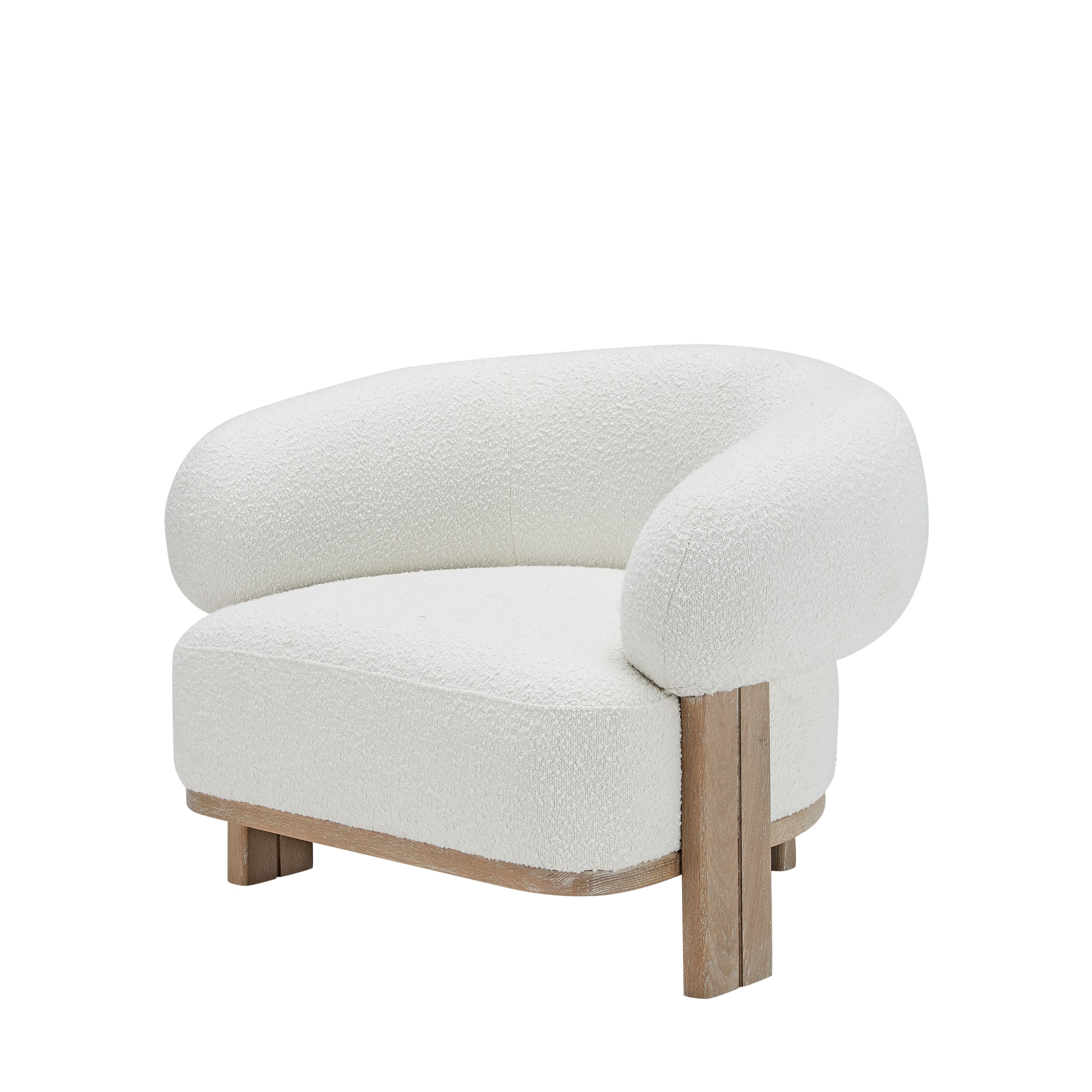 Chaise — en tissu bouclé somptueux, composé de 95 % de polyester et de 5 % d'acrylique, la chaise arbore une teinte neutre crème qui rehausse sans effort tout...