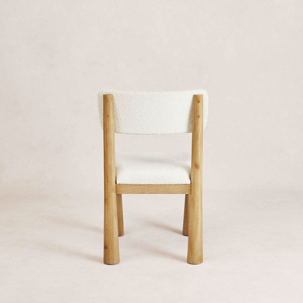 Chaise de salle à manger - Chêne chaud - Avec ses pieds fuselés en chêne blanc massif et son revêtement en bouclé blanc cassé, la chaise de salle à manger apporte un look jeune et excitant à votre...