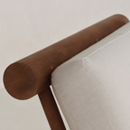 Chaise – CONSTRUCTION EN BOIS MASSIF à partir d'une seule pièce de bois dur tropical. Pièce de PATRIMOINE ARTISANAL sculptée individuellement mettant en valeur des techniques traditionnelles...