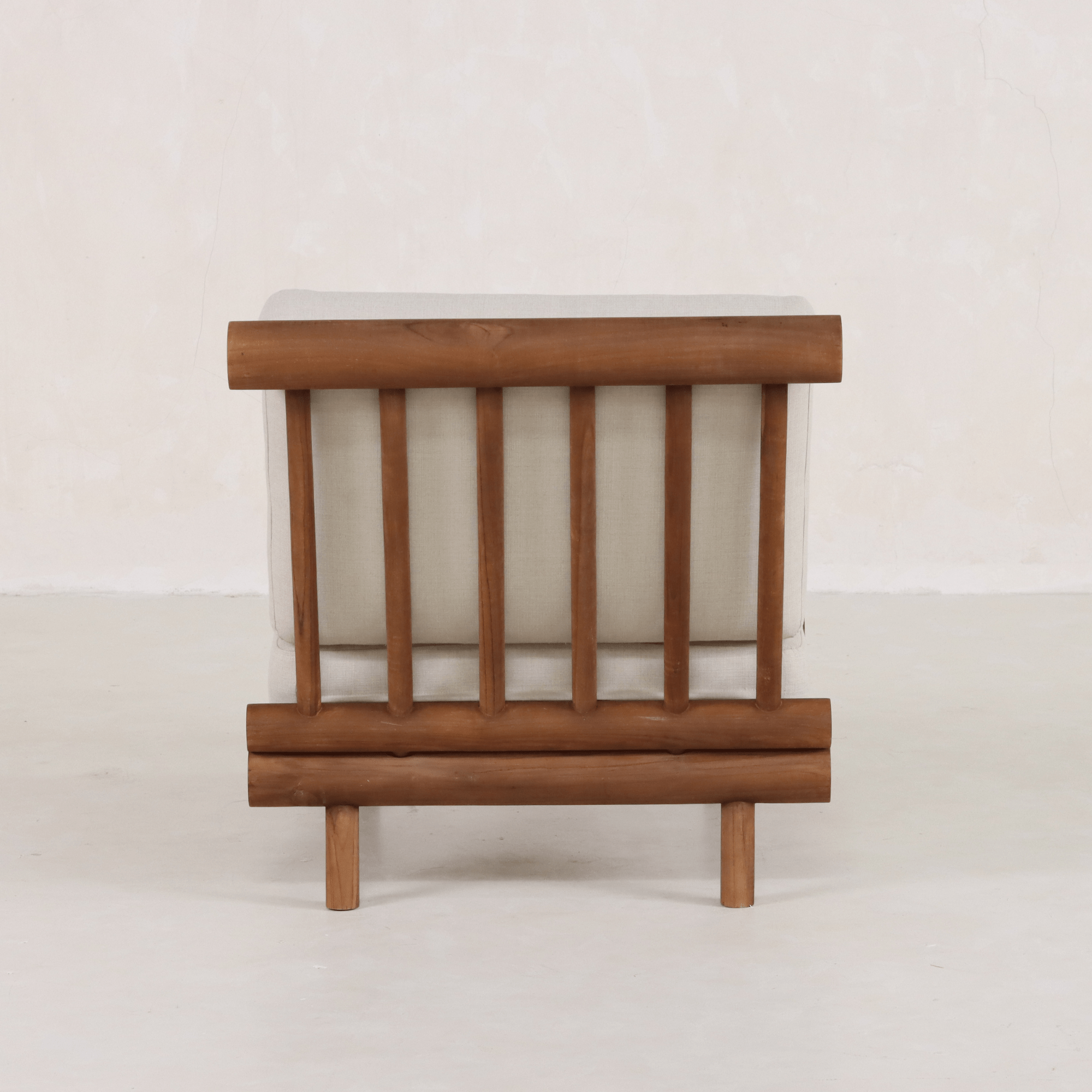 Chaise - Foncée - FABRICATION EN BOIS MASSIF à partir d'une seule pièce de bois dur tropical PIÈCE DE PATRIMOINE ARTISANAL sculptée individuellement mettant en valeur...