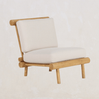 Chaise – CONSTRUCTION EN BOIS MASSIF à partir d'une seule pièce de bois dur tropical. Pièce de PATRIMOINE ARTISANAL sculptée individuellement mettant en valeur des techniques traditionnelles...