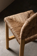 Tabouret de bar - l'architecte qui allie design et confort pour faire chanter un meuble fonctionnel avec la beauté de ses...