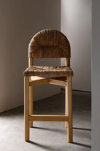 Tabouret de bar - l'architecte qui allie design et confort pour faire chanter un meuble fonctionnel avec la beauté de ses...