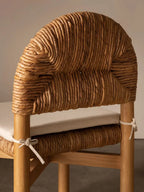 Tabouret de bar - l'architecte qui allie design et confort pour faire chanter un meuble fonctionnel avec la beauté de ses...
