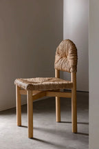Chaise de salle à manger - conçue par l'architecte, la chaise de salle à manger allie design et confort pour faire chanter un meuble fonctionnel avec le...
