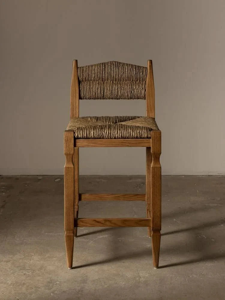 Tabouret de comptoir - avec un clin d'œil à l'artiste connu pour trouver la beauté dans les formes simples, le tabouret de comptoir incarne cette même philosophie - célébrant...
