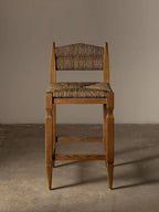 Tabouret de comptoir - avec un clin d'œil à l'artiste connu pour trouver la beauté dans les formes simples, le tabouret de comptoir incarne cette même philosophie - célébrant...