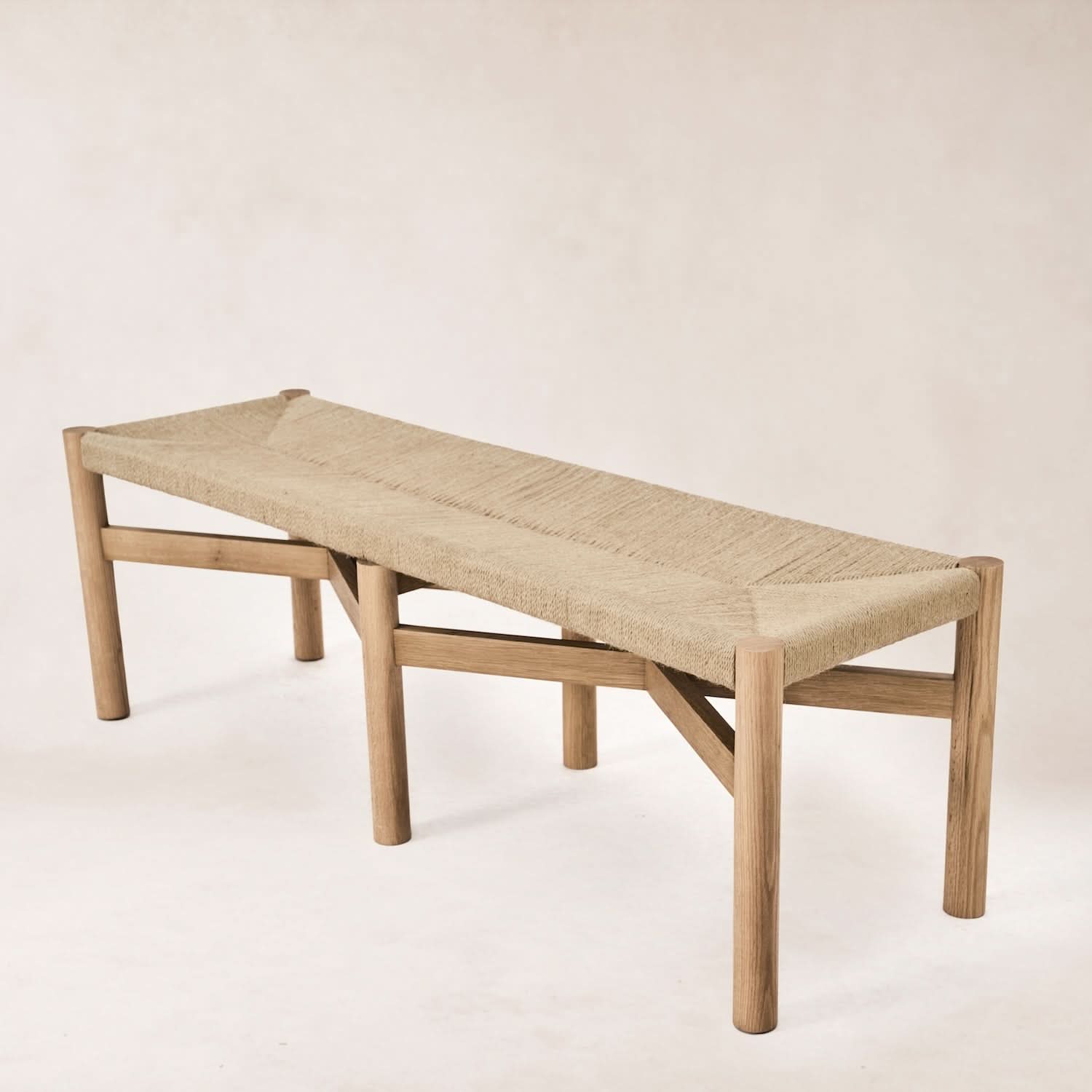 Banc – dans votre entrée, à votre table de salle à manger ou dans votre chambre à coucher, il crée une ambiance accueillante, aussi fonctionnelle qu'esthétique.