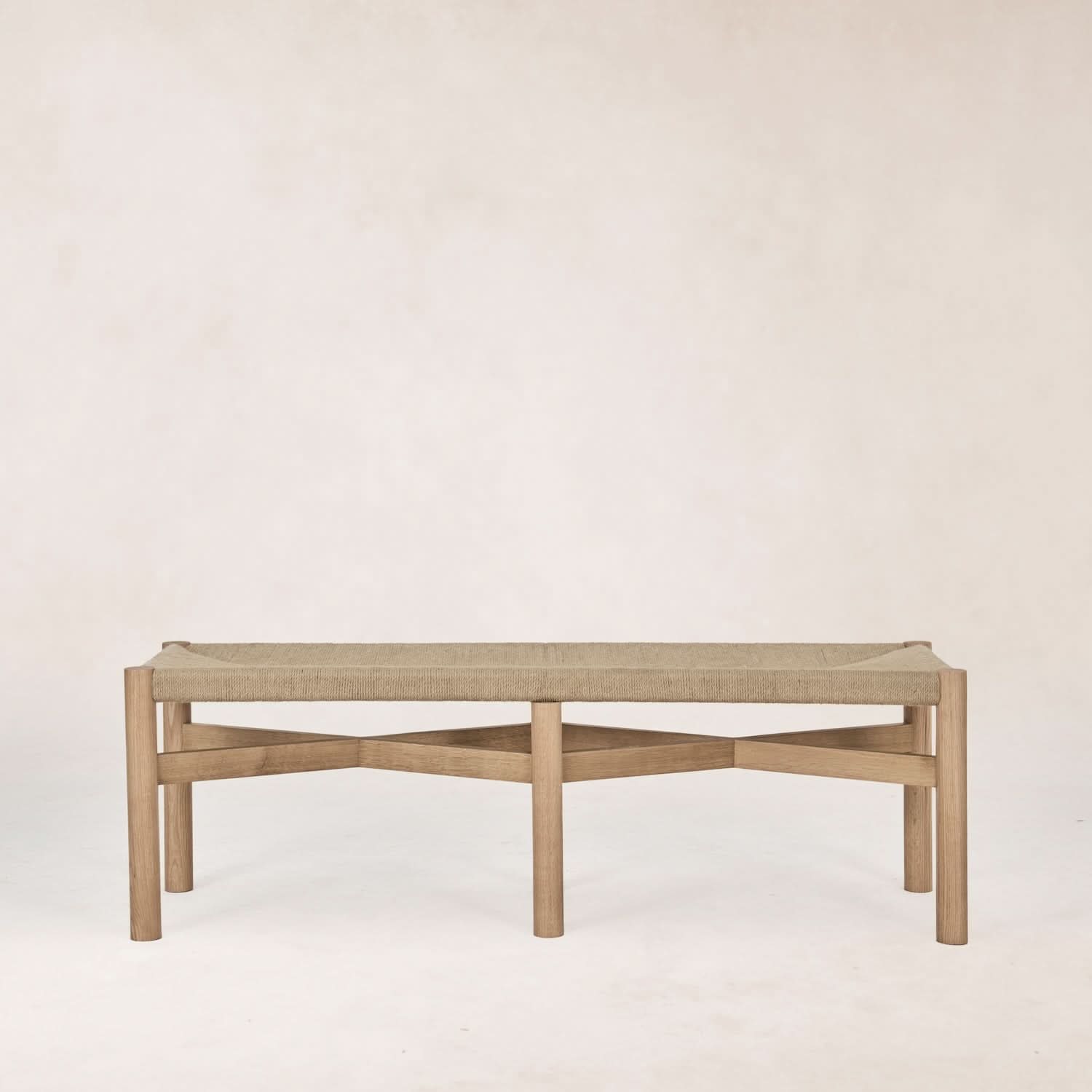 Banc – dans votre entrée, à votre table de salle à manger ou dans votre chambre à coucher, il crée une ambiance accueillante, aussi fonctionnelle qu'esthétique.