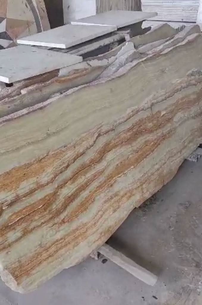 Table de salle à manger en bois et onyx – cette table est un chef-d'œuvre unique, méticuleusement fabriquée à la main pour mettre en valeur les motifs et les couleurs exquises du bois et de...