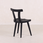 Chaise - DOS DESIGN ERGONOMIQUE pour un confort ergonomique tout en conservant des formes architecturales primitives Design - silhouette brutaliste avec...