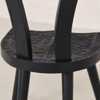Chaise - DOS DESIGN ERGONOMIQUE pour un confort ergonomique tout en conservant des formes architecturales primitives Design - silhouette brutaliste avec...