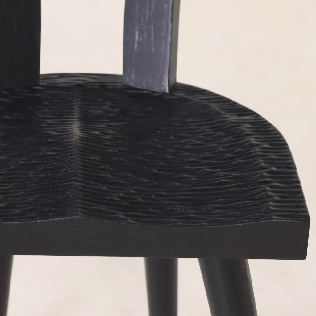 Chaise - DOS DESIGN ERGONOMIQUE pour un confort ergonomique tout en conservant des formes architecturales primitives Design - silhouette brutaliste avec...
