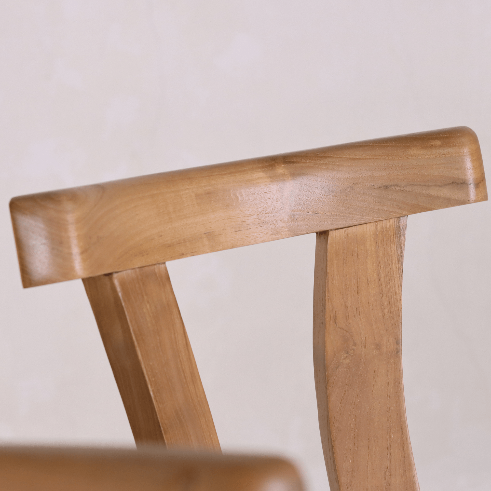 Chaise - Naturel - DOS ERGONOMIQUE pour un confort ergonomique tout en conservant les formes architecturales primitives Design - silhouette brutaliste...