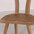 Chaise - DOS DESIGN ERGONOMIQUE pour un confort ergonomique tout en conservant des formes architecturales primitives Design - silhouette brutaliste avec...