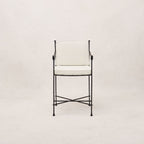 Tabouret de comptoir extérieur  - Son délicat piètement en fer, doté d'un revêtement en poudre noir mat durable, rappelle les silhouettes des meubles de jardin classiques...