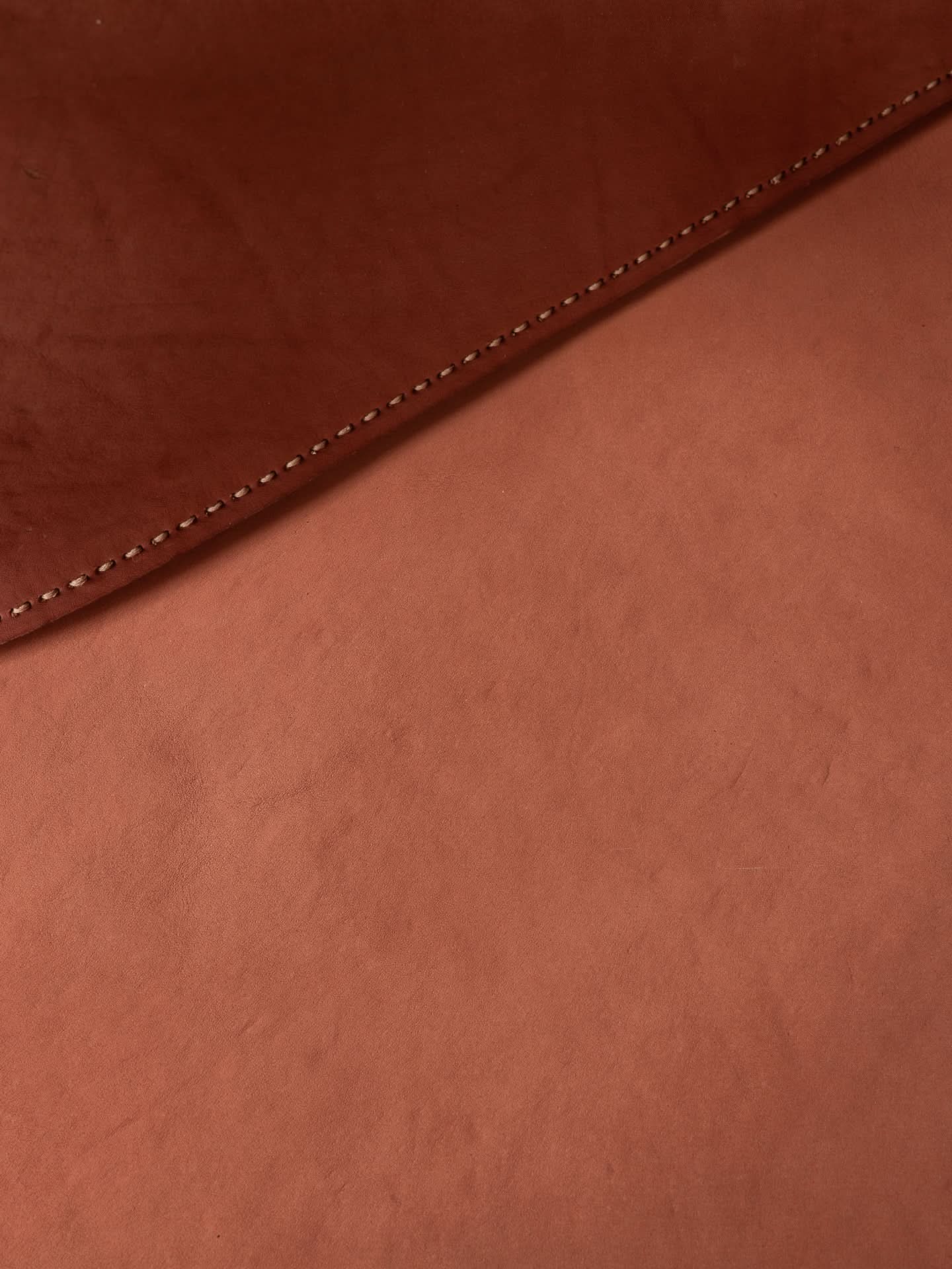 Vue par un grand nom du design, cette chaise perpétue non seulement une tradition centenaire, mais possède également une valeur intrinsèque indéniable.