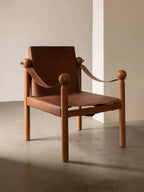 Vue par un grand nom du design, cette chaise perpétue non seulement une tradition centenaire, mais possède également une valeur intrinsèque indéniable.
