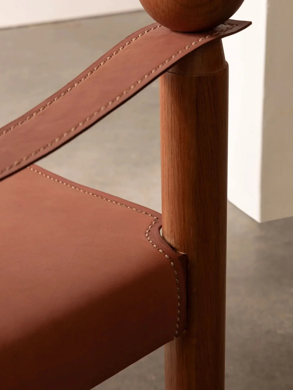 Vue par un grand nom du design, cette chaise perpétue non seulement une tradition centenaire, mais possède également une valeur intrinsèque indéniable.