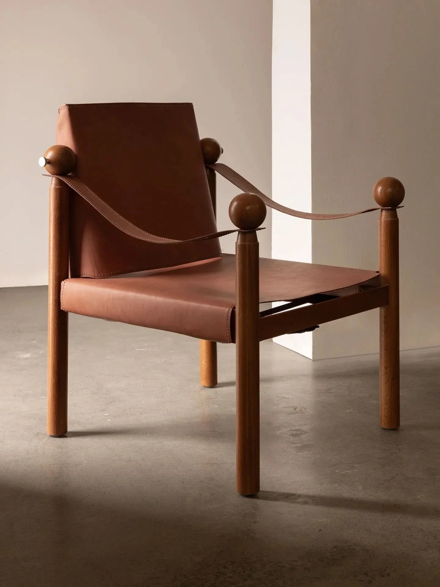 Vue par un grand nom du design, cette chaise perpétue non seulement une tradition centenaire, mais possède également une valeur intrinsèque indéniable.