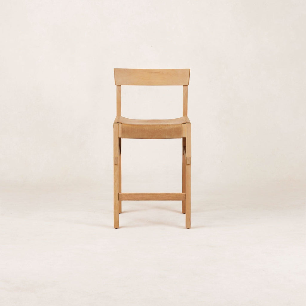 Tabouret de comptoir – Naturel – Le cuir de couleur beige a été inspiré par l'art du XIIIe siècle d'une technique de teinture traditionnelle qui extrait la couleur de...