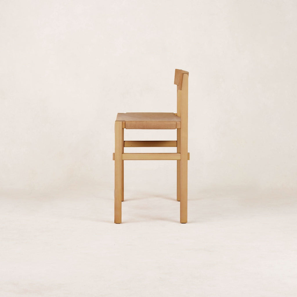 Tabouret de comptoir – Naturel – Le cuir de couleur beige a été inspiré par l'art du XIIIe siècle d'une technique de teinture traditionnelle qui extrait la couleur de...