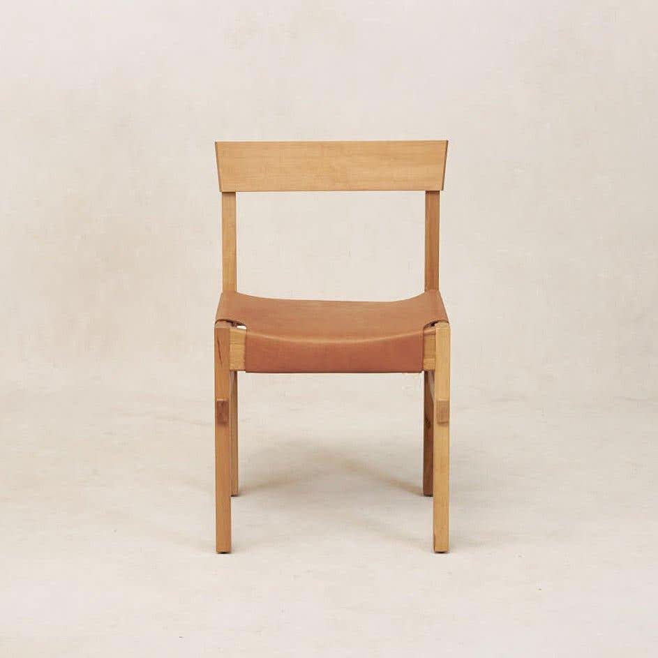 Chaise de salle à manger - Naturel - Le cuir de couleur naturelle a été inspiré par l'art du 13ème siècle d'une technique de teinture traditionnelle qui tire sa couleur de...